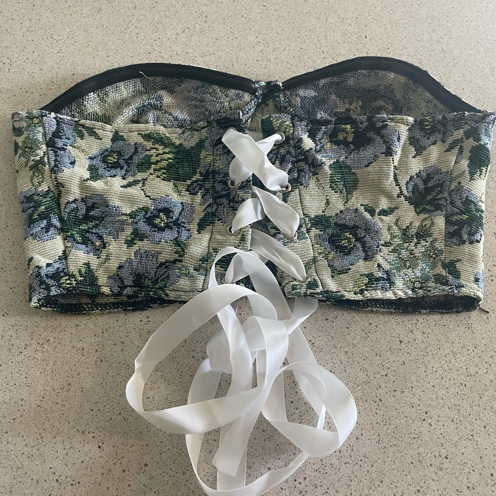 Bustier - Picture 4 of 5